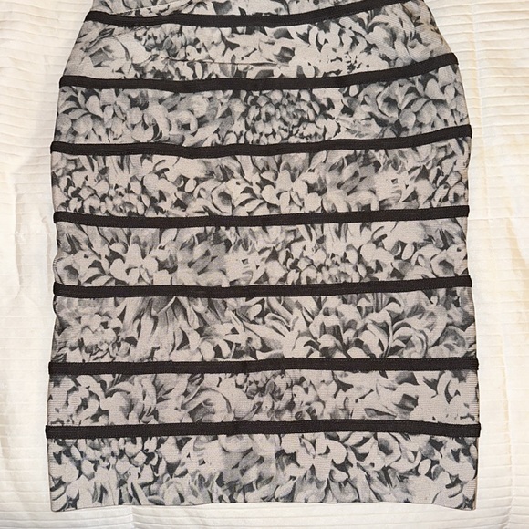 Herve Leger Zara Floral Bandage dress 👗 size Medium ❤️ HL - Picture 12 of 14